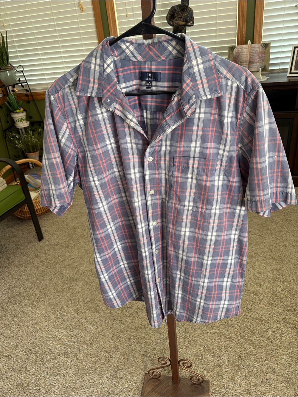 George Gray & Pink Plaid Short-Sleeve Button-Up Shirt